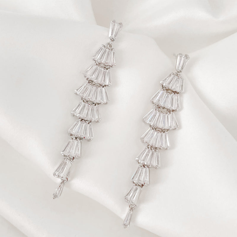 DAISY - WHITE GOLD CRYSTAL DROP EARRING