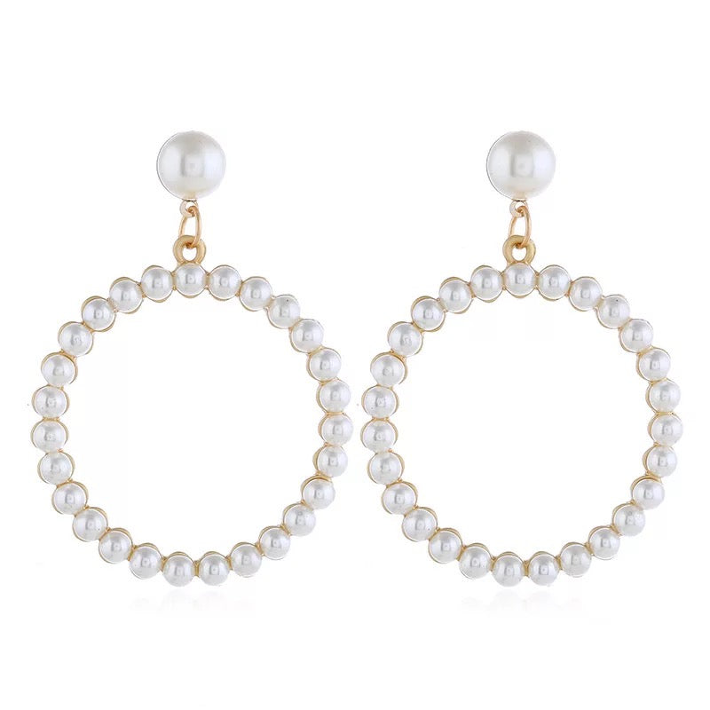 ANGELA - STATEMENT ROUND PEARL DROP EARRING